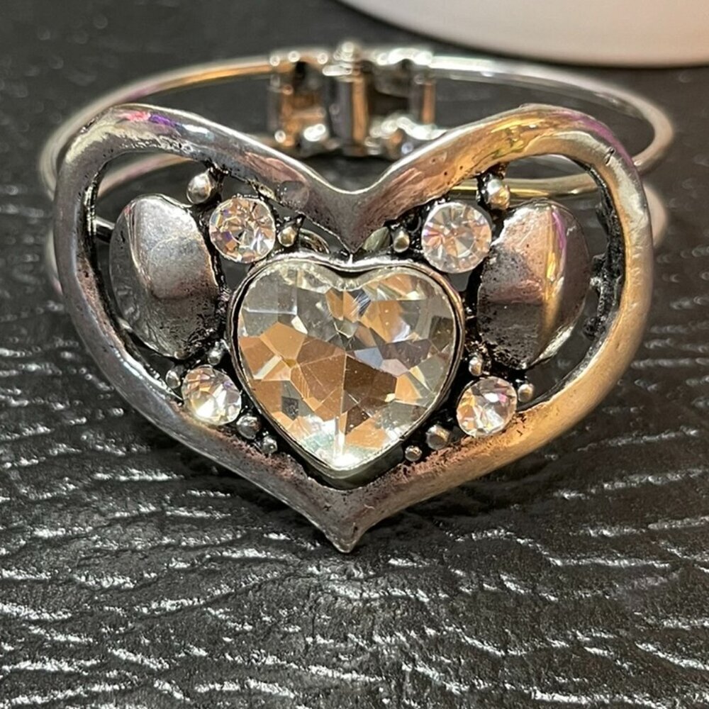 SOLD!! Silver and Rhinestone Heart Bracelet - New (198) - Picture 1 of 7